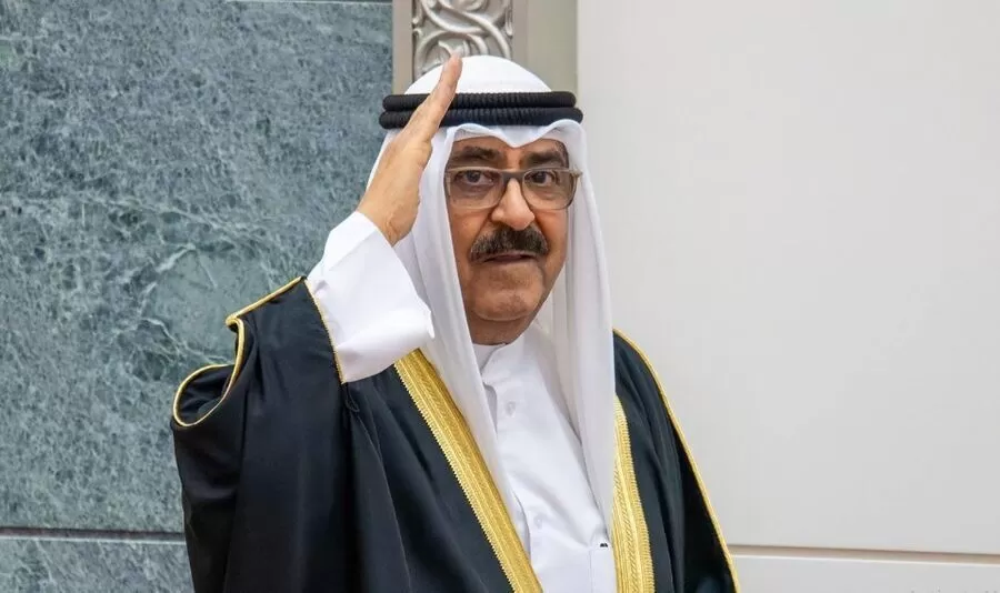 أمير الكويت الشيخ مشعل يعلن حل مجلس الأمة وتعليق بعض بنود الدستور